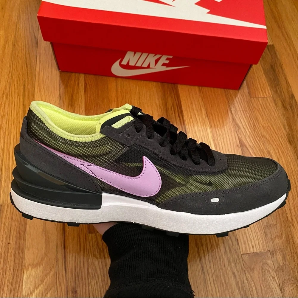 Nike Waffle One Women’s Sneakers